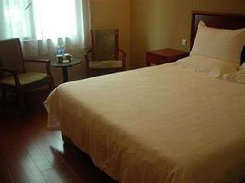 Фото GreenTree Inn Suzhou Changshu South HaiYu Road Hotel