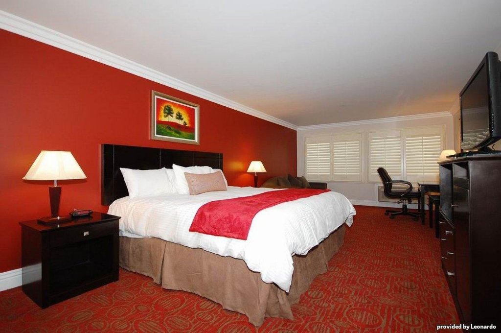 Фото Best Western Burbank Airport Inn