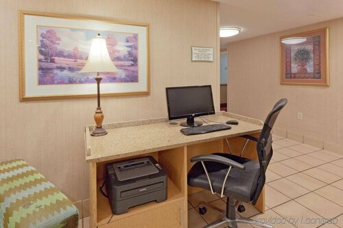 Гостиница La Quinta Inn & Suites by Wyndham Warwick Providence Airport в Штате Род-Айленд