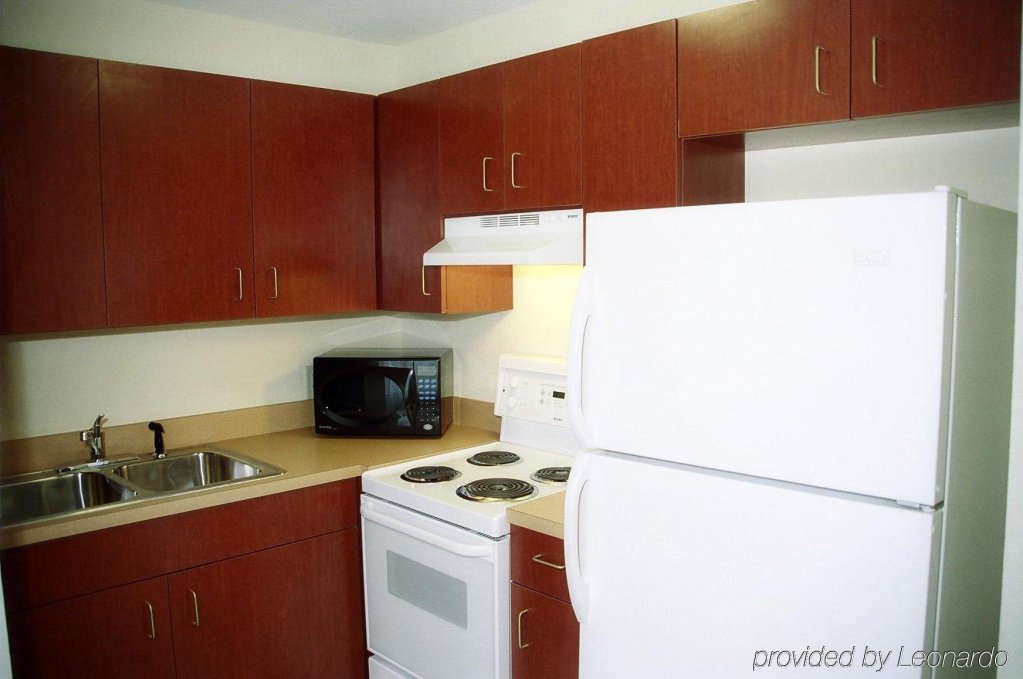 Фото Holiday Inn Express Hotel & Suites Tampa-Fairgrounds-Casino, an Ihg Hotel