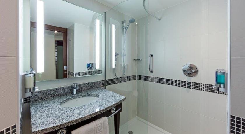 Фото Hampton by Hilton Oxford