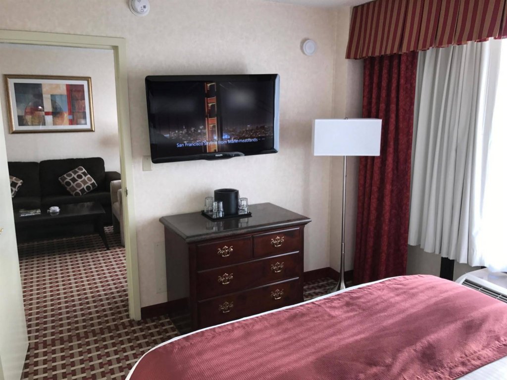 Фото Best Western Plus Grosvenor Airport Hotel