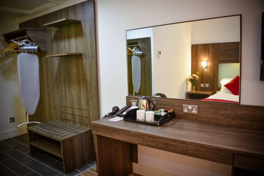 Фото Mercure St Helens