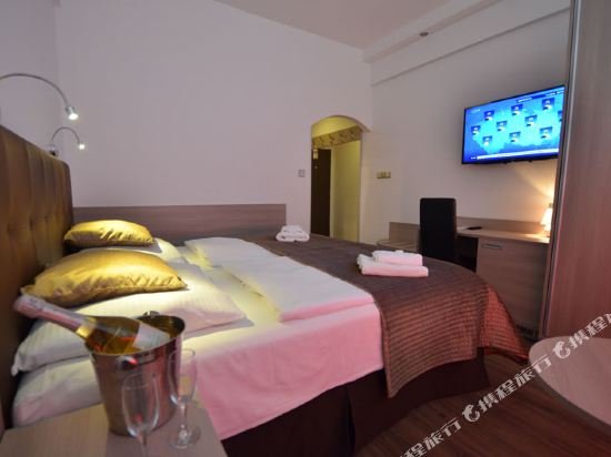 Фото Hotel Aura Design & Garden Pool