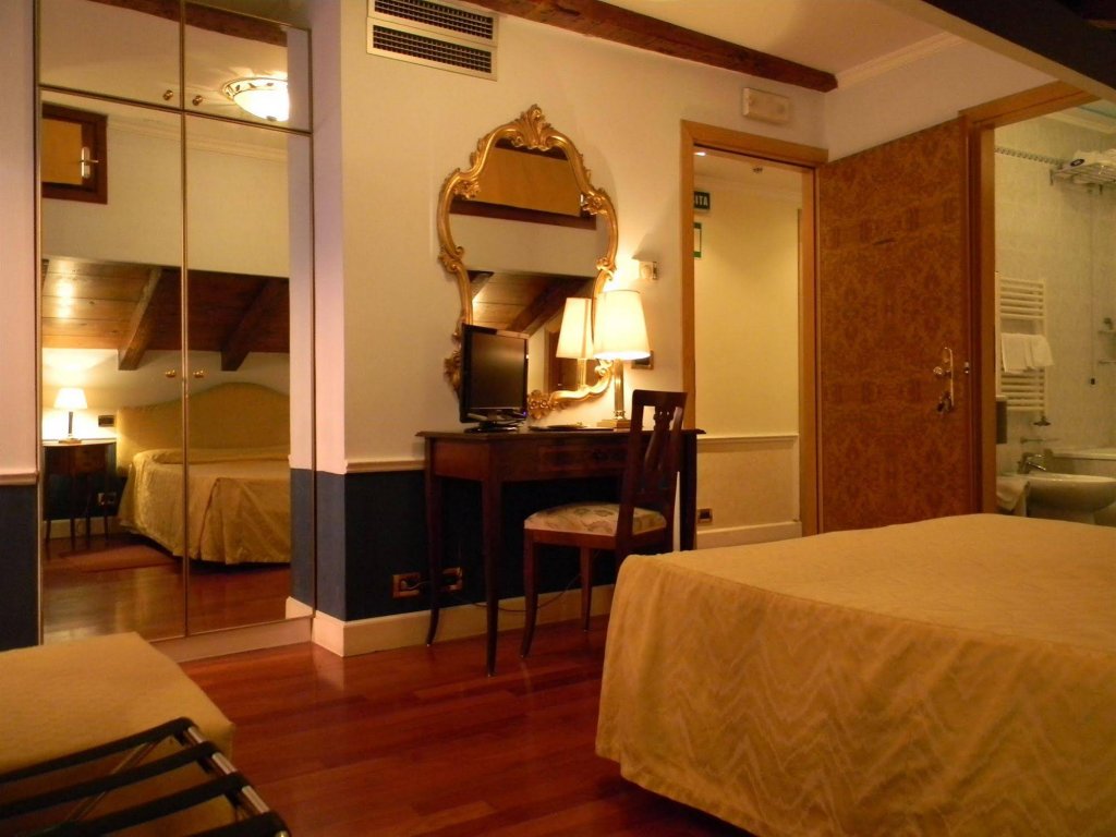 Фото Hotel Pantalon