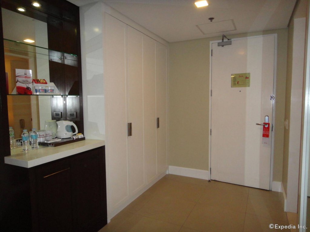 Фото Harolds Evotel Cebu