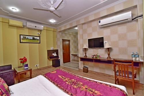 Фото Hotel The Grand Mamta