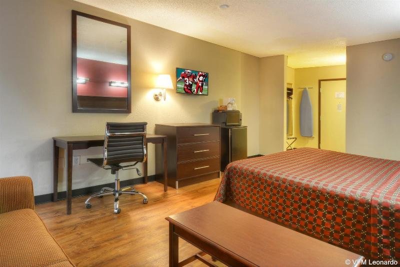 Фото Red Roof Inn Charlotte - University