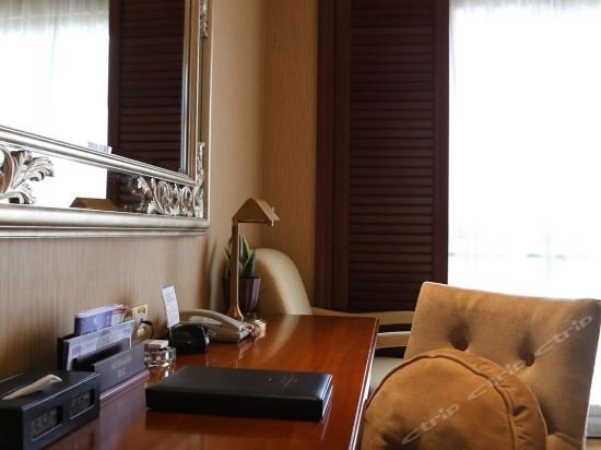 Фото Dongjiao State Guest Hotel