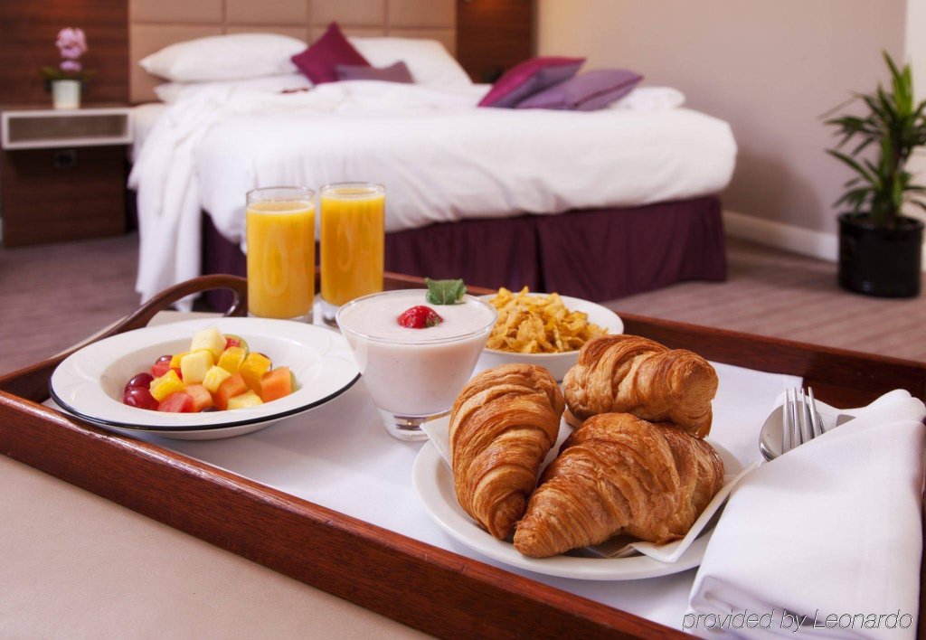 Фото Hilton Cambridge City Centre