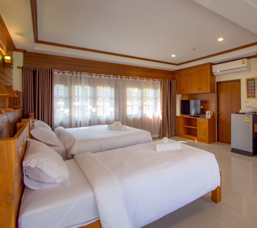 Фото Baan Ponchanok Hotel