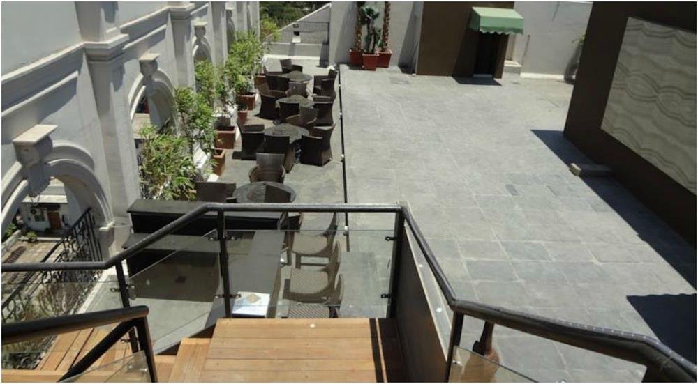 Фото Goldfinch Hotel Mumbai