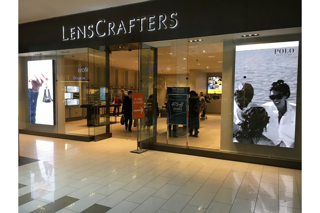 Clothing store LensCrafters, Calgary, photo