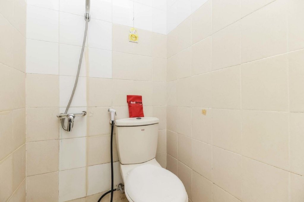 Фото RedDoorz @ Tondano Benhil