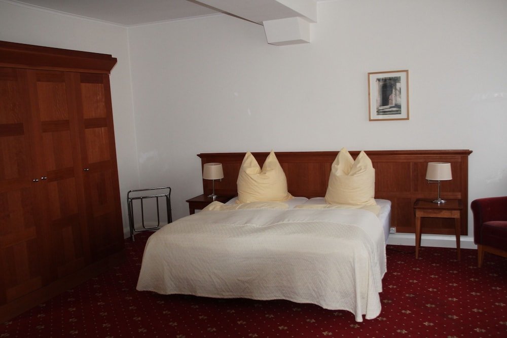 Фото Hotel Vierseithof Luckenwalde