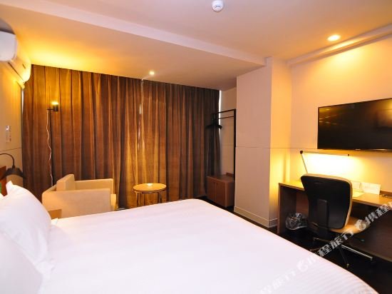 Фото Microtel by Wyndham Kunming City Center