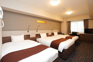 Гостиница Smile Hotel Premium Osaka Hommachi