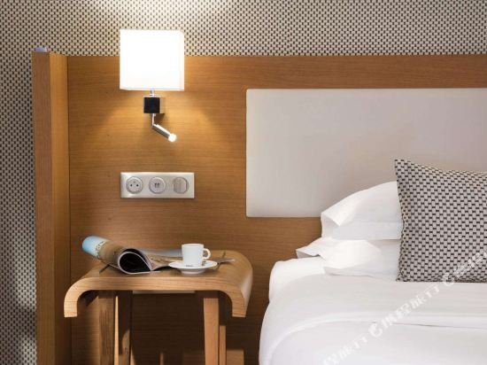 Фото Le Six Paris Hôtel & Spa