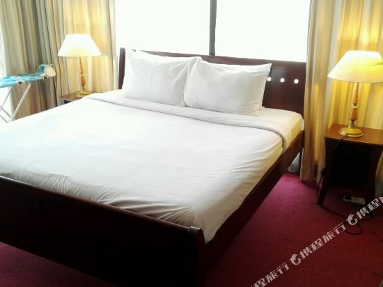 Фото Excellent Service Suites at Times Square