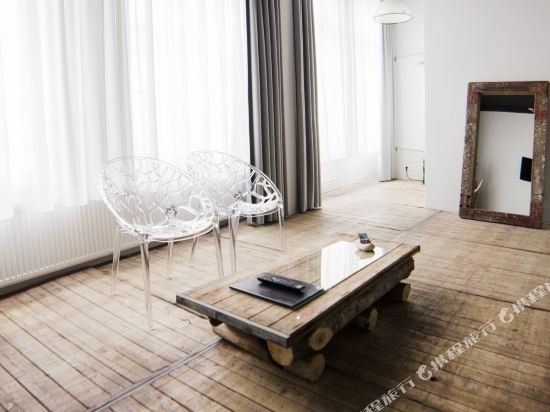 Фото Hotel Trash Deluxe