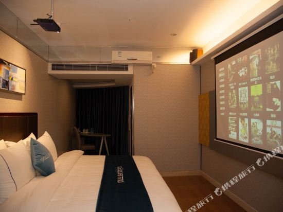 Фото Pollman Hfx Hotel