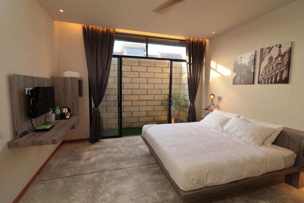 Фото отеля 2