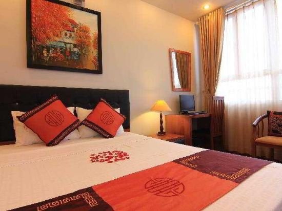 Фото Urban Alley Hotel