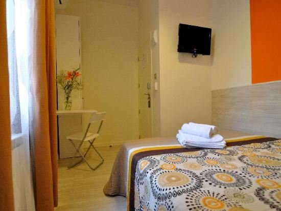 Фото Far Home Plaza Mayor Hostel