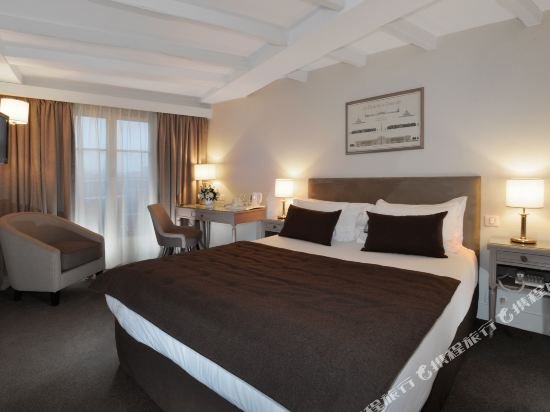 Фото Madeleine Plaza