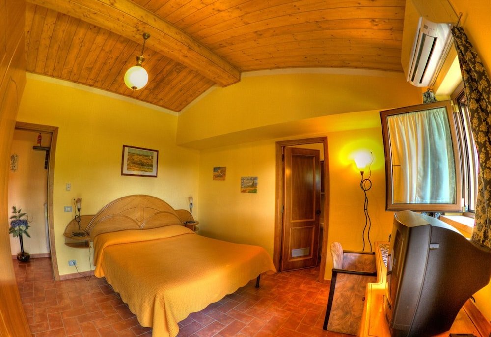 Фото Agriturismo Poggio Mirabile