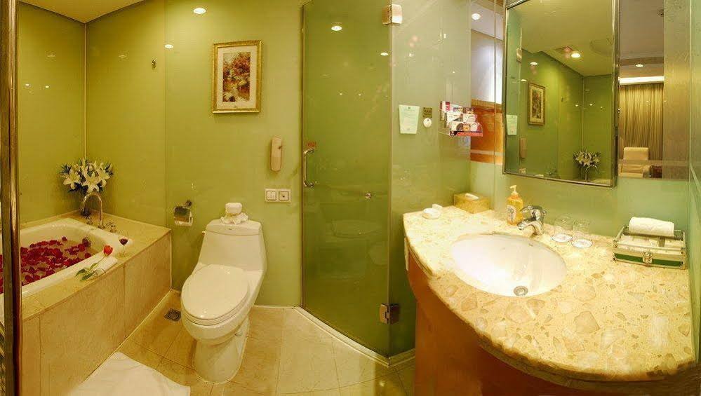 Фото Yimei Plaza Hotel