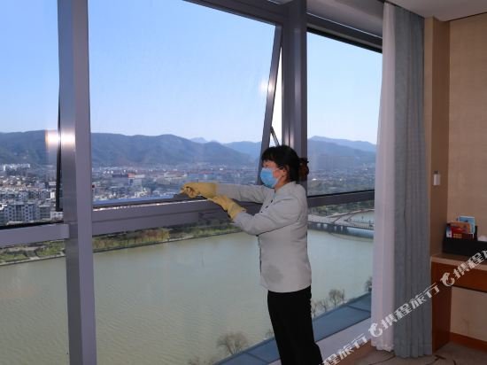 Фото Yiwu ShangCheng Hotel