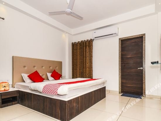 Фото Oyo 23571 Jai Bhawani