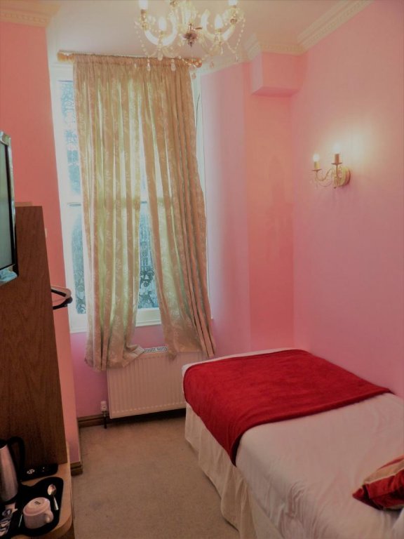 Фото Lancaster Court Hotel