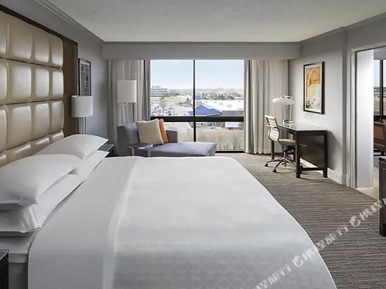 Фото Sheraton West Des Moines Hotel