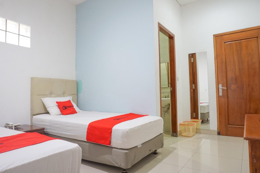 Фото RedDoorz @ Buah Batu