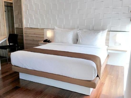 Фото The Alimar Hotel