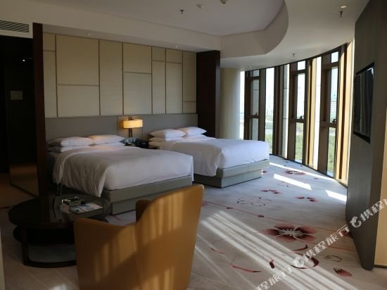 Фото Renaissance Nanjing Olympic Centre Hotel