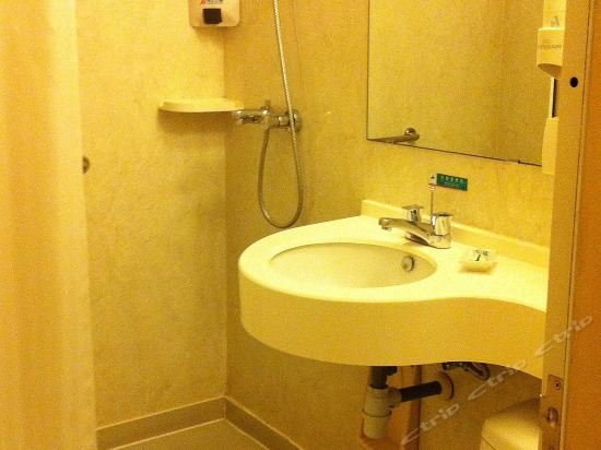 Фото Jinjiang Inn Qingdao Zhongshan Road