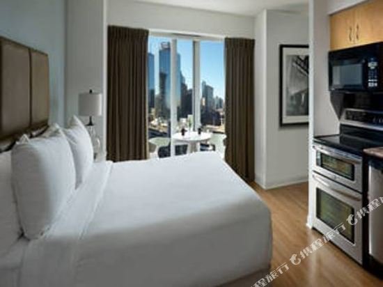 Фото Pantages Hotel Downtown Toronto