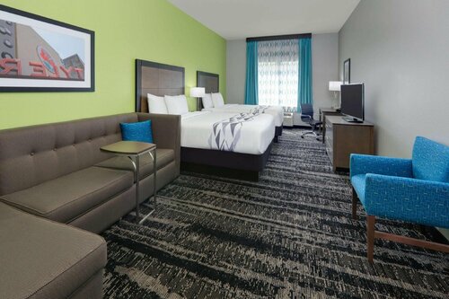 Гостиница La Quinta Inn & Suites by Wyndham Tyler South