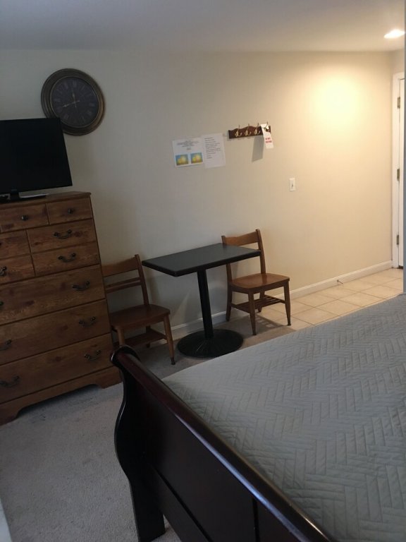 Фото Misquamicut Beach Front Inn