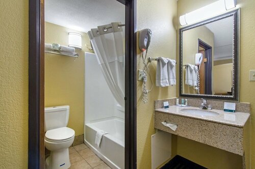 Гостиница Quality Inn Merriam Kansas City