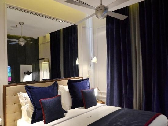 Фото Brown's Central Hotel