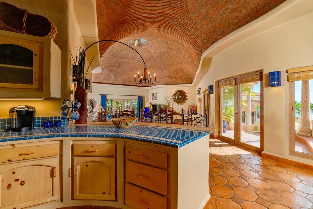 Фото Family Vacation With Ocean Views Near Beach at Villa Lorena