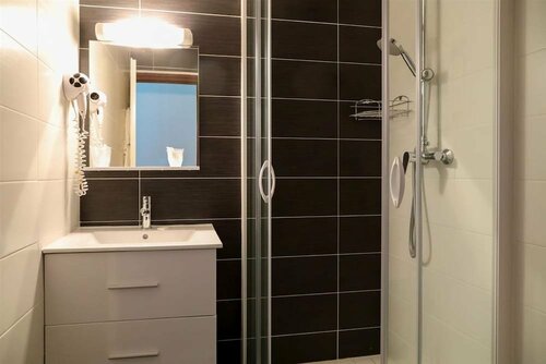 Гостиница Hôtel La Perriere в Лорьяне