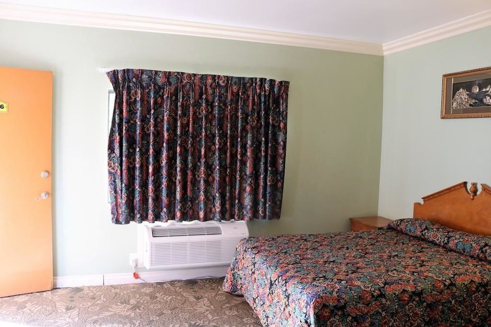 Фото Four Corners motel