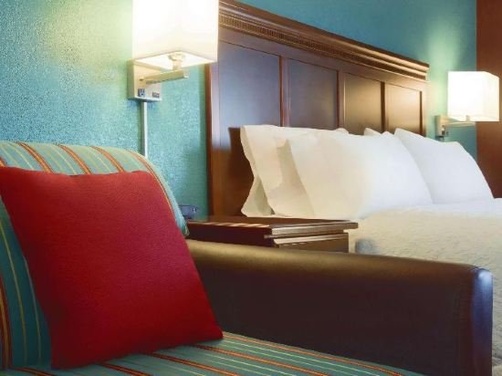 Фото Hampton Inn Madison East Towne Mall Area