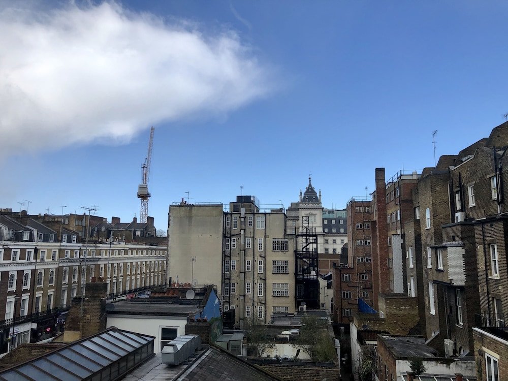 Фото Mitre House Hotel