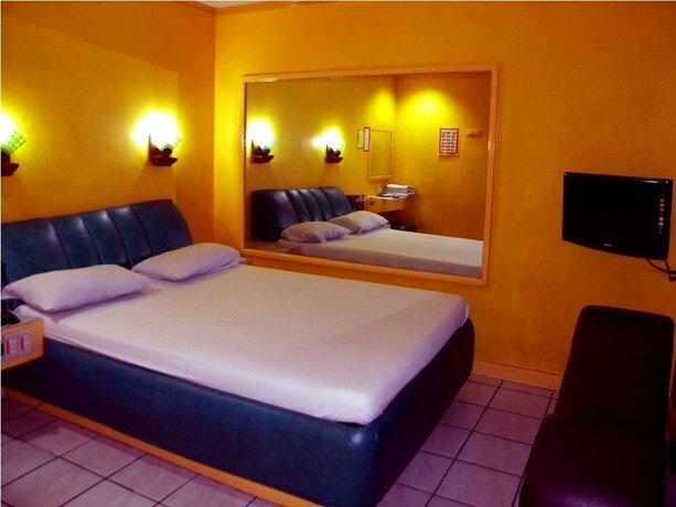 Гостиница Halina Hotel Avenida в Маниле